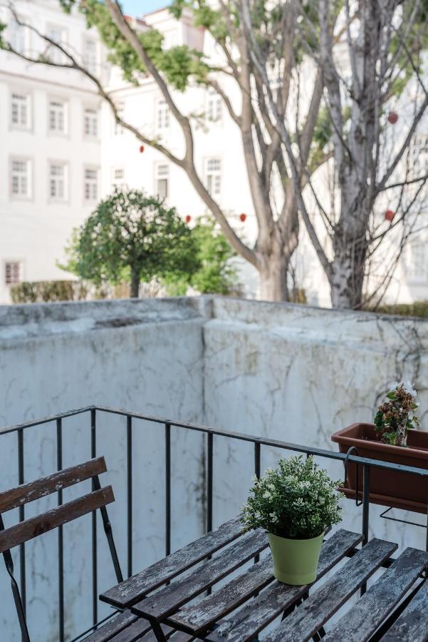 Elegant 3 Bedroom Flat With View In Principe Real Lissabon Buitenkant foto